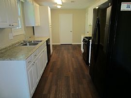 Single Family Home in Woodstock, GA (Photo 3 of 6)