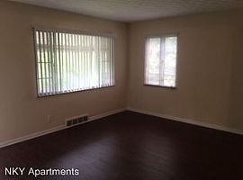 1739 Amsterdam Rd, Ft Wright, Ky 41011 2 Beds 1 Bath 975 Sqft in Fort Wright, KY (Photo 2 of 8)