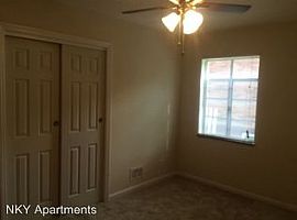 1739 Amsterdam Rd, Ft Wright, Ky 41011 2 Beds 1 Bath 975 Sqft in Fort Wright, KY (Photo 3 of 8)