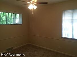 1739 Amsterdam Rd, Ft Wright, Ky 41011 2 Beds 1 Bath 975 Sqft in Fort Wright, KY (Photo 4 of 8)