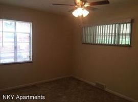 1739 Amsterdam Rd, Ft Wright, Ky 41011 2 Beds 1 Bath 975 Sqft in Fort Wright, KY (Photo 5 of 8)