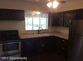 1739 Amsterdam Rd, Ft Wright, Ky 41011 2 Beds 1 Bath 975 Sqft in Fort Wright, KY (Photo 7 of 8)