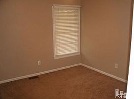 133 Seminole Trl, Wilmington, Nc 28409 3 Beds 2 Baths 1,475 Sqf in Wilmington, NC (Photo 3 of 8)