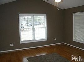 133 Seminole Trl, Wilmington, Nc 28409 3 Beds 2 Baths 1,475 Sqf in Wilmington, NC (Photo 6 of 8)