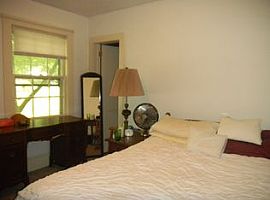 110 Caldwell St, Chapel Hill, Nc 27516 2 Beds 2 Baths 1,138 Sqf in Chapel Hill, NC (Photo 3 of 5)