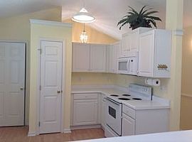 5127 Sun Coast Dr, Wilmin Rent 650 Deposit 650 Total 1300 in Wilmington, NC (Photo 4 of 10)