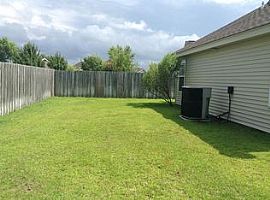 5127 Sun Coast Dr, Wilmin Rent 650 Deposit 650 Total 1300 in Wilmington, NC (Photo 9 of 10)