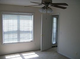 2305 Horizon Ct, Wilmingt Rent 650 Deposit 650 Total 1300 in Wilmington, NC (Photo 4 of 6)