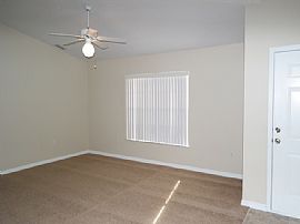 Single Family Home For Rent in Mulberry, FL (Photo 2 of 10)