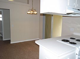 Single Family Home For Rent in Mulberry, FL (Photo 5 of 10)