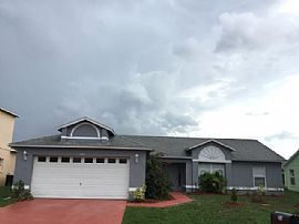 Single Family Home For Rent in Kissimmee, FL
