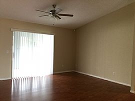 Single Family Home For Rent in Kissimmee, FL (Photo 4 of 7)