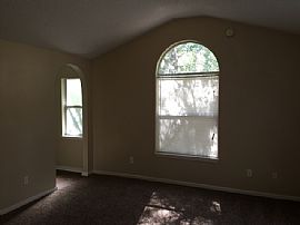 Single Family Home For Rent in Jacksonville, FL (Photo 5 of 9)