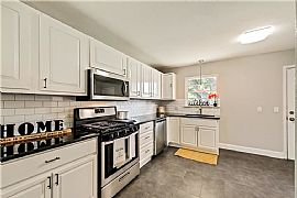 House For Rent in Dallas, TX (Photo 5 of 6)