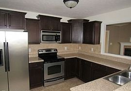 1421 Kershaw Loop, Fayett Rent 600 Deposit 600 Total 1200 in Fayetteville, NC (Photo 7 of 9)