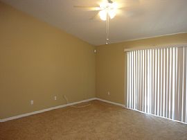 Single Family Home For Rent in Leesburg, FL (Photo 3 of 8)