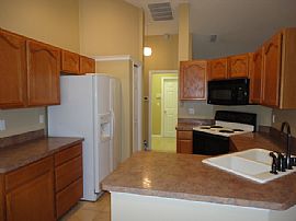 Single Family Home For Rent in Leesburg, FL (Photo 5 of 8)