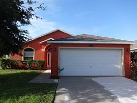 Single Family Home For Rent in Titusville, FL