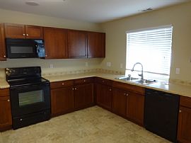 Single Family Home For Rent in Denver, CO (Photo 5 of 8)