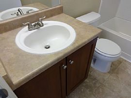 Single Family Home For Rent in Denver, CO (Photo 7 of 8)