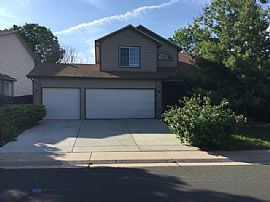 Single Family Home For Rent in Aurora, CO