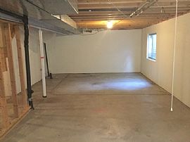 Single Family Home For Rent in Aurora, CO (Photo 6 of 8)