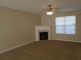 Single Family Home For Rent in Morrow, GA (Photo 2 of 5)