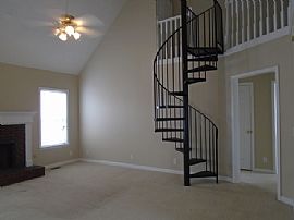 Single Family Home For Rent in Acworth, GA (Photo 2 of 12)