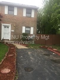 Single Family Home For Rent in Sharon Hill, PA