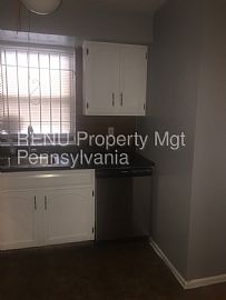 Single Family Home For Rent in Sharon Hill, PA (Photo 7 of 8)