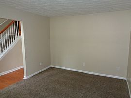 Single Family Home For Rent in Buford, GA (Photo 3 of 12)