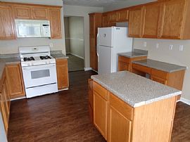 Single Family Home For Rent in Buford, GA (Photo 5 of 12)