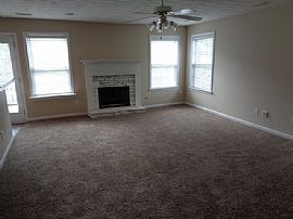 Single Family Home For Rent in Buford, GA (Photo 7 of 12)