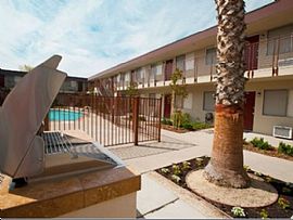 2 Beds 1 Baths Home in Tracy, CA