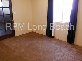 2 Beds 1 Bath Home in South Gate, CA (Photo 3 of 7)