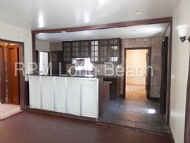 2 Beds 1 Bath Home in South Gate, CA (Photo 7 of 7)