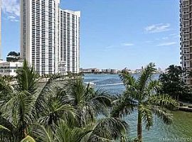 465 Brickell Ave in Miami, FL (Photo 3 of 9)