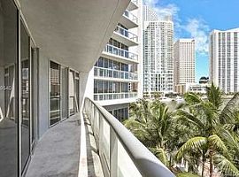 465 Brickell Ave in Miami, FL (Photo 4 of 9)