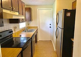 Cuteandsuper Well Clean 3 Beds 2 Baths/1car Garage in Jacksonville, FL (Photo 5 of 12)