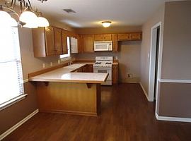 2106 Redwood, Benton, Ar 72015 3 Beds 2 Baths 1,642 Sqft in Benton, AR (Photo 4 of 7)