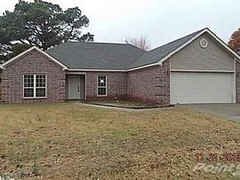 103 Pope Dr, Benton, Ar 72015 3 Beds 2 Baths 1,559 Sqft in Benton, AR (Photo 8 of 12)