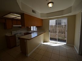 Single Family Home For Rent in Rialto, CA (Photo 5 of 8)