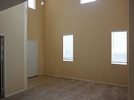 Single Family Home For Rent in Yucaipa, CA (Photo 2 of 7)