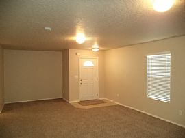 Single Family Home For Rent in Boise, ID (Photo 2 of 7)
