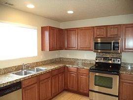 Single Family Home For Rent in Boise, ID (Photo 3 of 7)