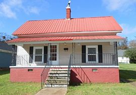  114 4th St, Fountain Inn, Sc 29644 2 Beds 1 Bath 768 Sqft in Fountain Inn, SC