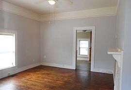  114 4th St, Fountain Inn, Sc 29644 2 Beds 1 Bath 768 Sqft in Fountain Inn, SC (Photo 2 of 4)