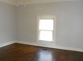  114 4th St, Fountain Inn, Sc 29644 2 Beds 1 Bath 768 Sqft in Fountain Inn, SC (Photo 4 of 4)