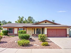 Come Make This 3 Bedroom Paradise Your Own in Gilbert, AZ