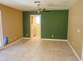 Come Make This 3 Bedroom Paradise Your Own in Gilbert, AZ (Photo 5 of 10)
